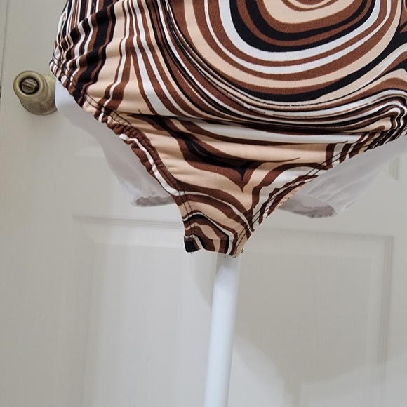 Rue21 Size XL Brown Marbled Swirl with Gold Chain Strap Bodysuit, Gently Used - Picture 3 of 12